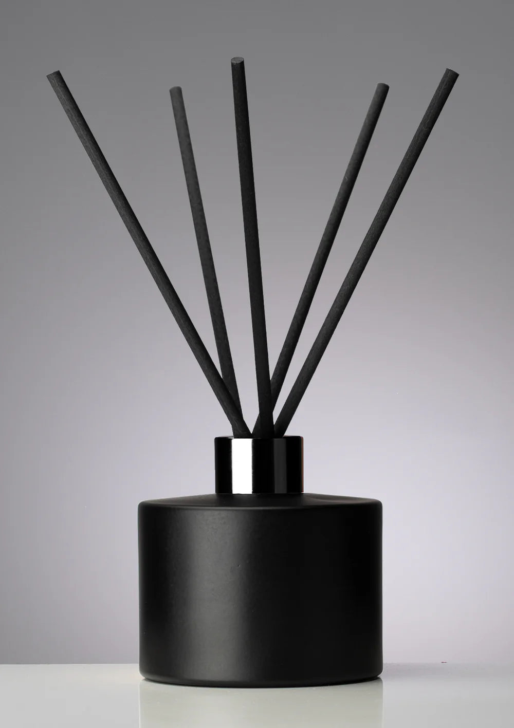 Matte Black Diffuser with 5 black reeds