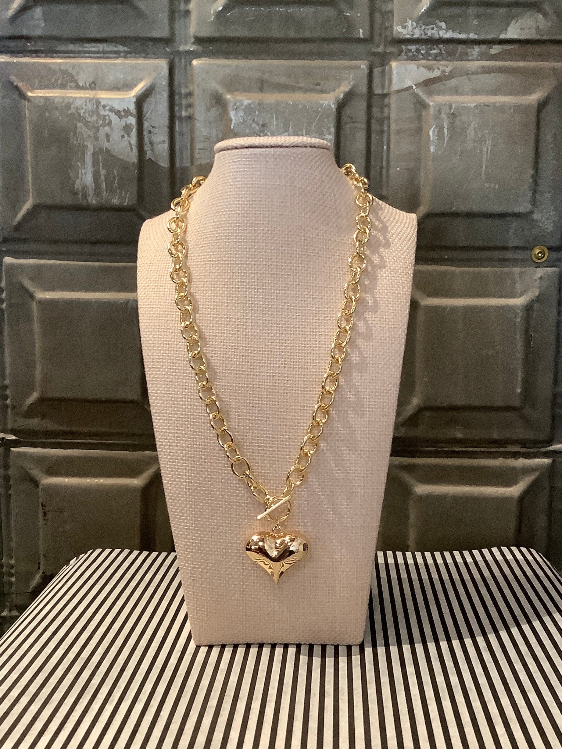 Gold Puffed heart link necklace
