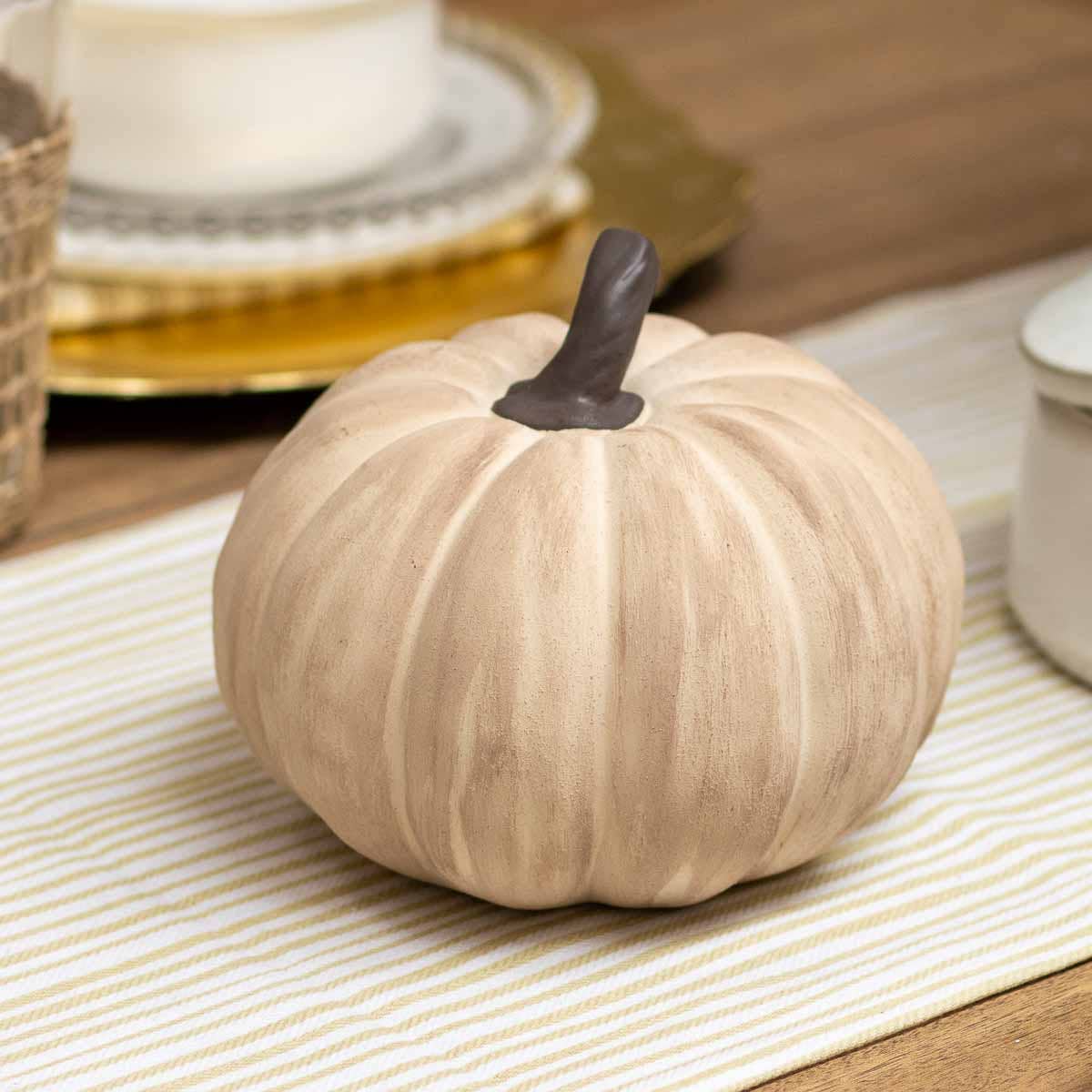 Willis Pumpkin Décor   Antique Cream   7x5.5