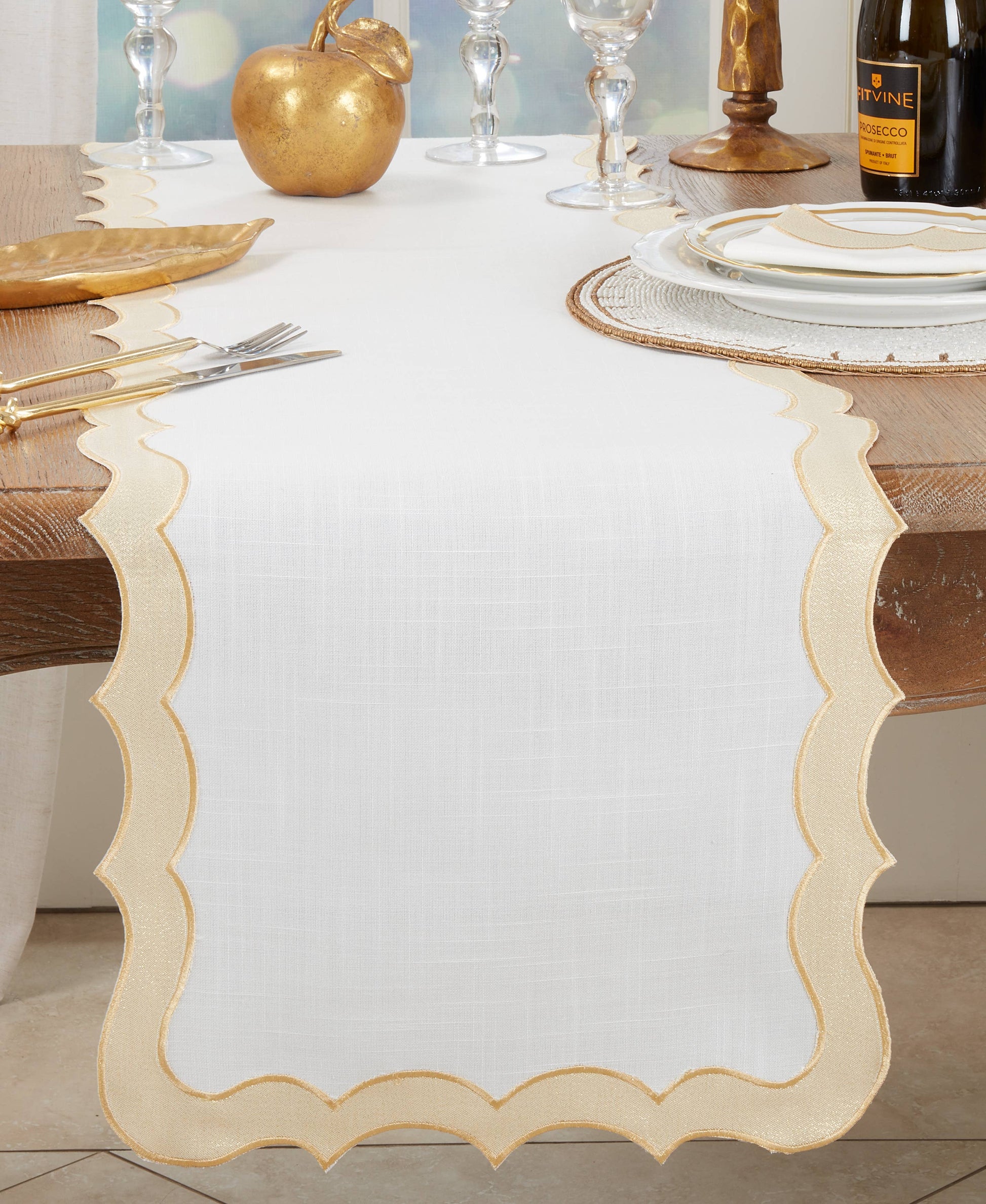 Scallop Border Runner