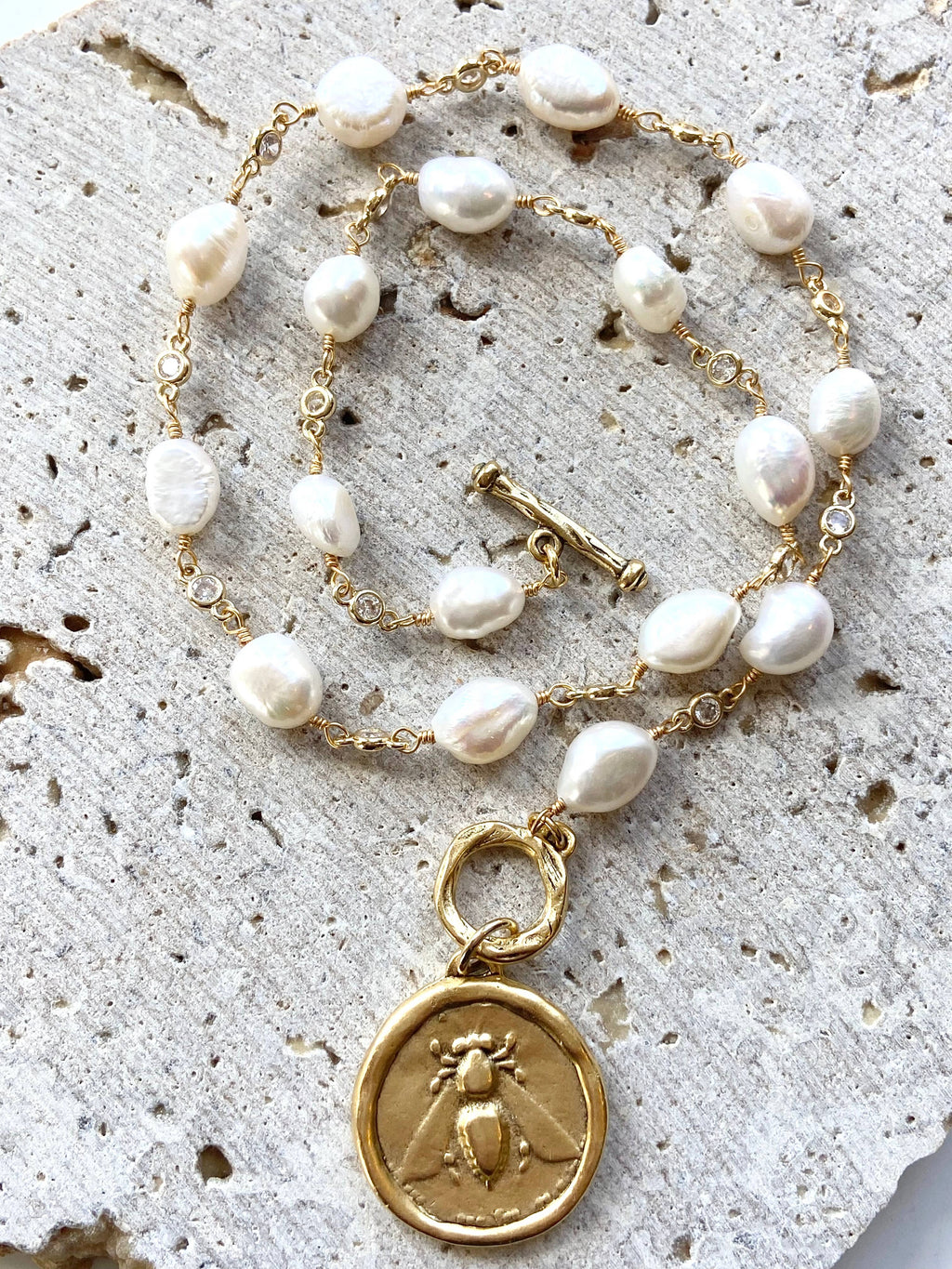 Queen bee pearl necklace boutique salon bee Jewerly  trendy