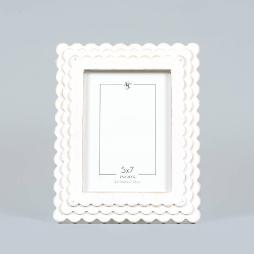 11843 - 8x10x1 wood photo frame (SCALLOP) wh (5x7) pic