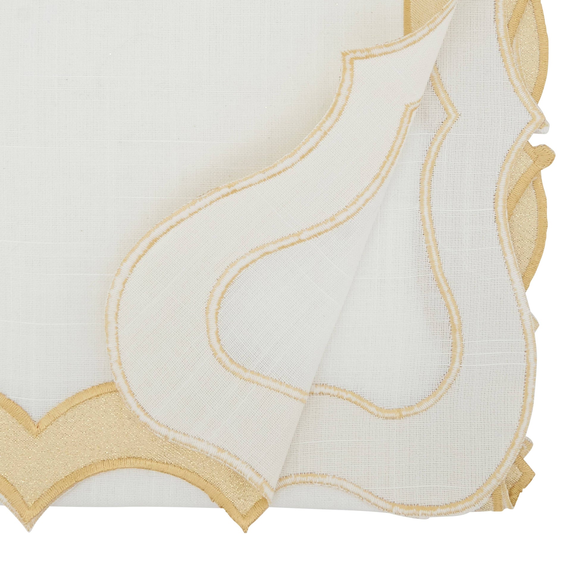 Scallop Border Runner