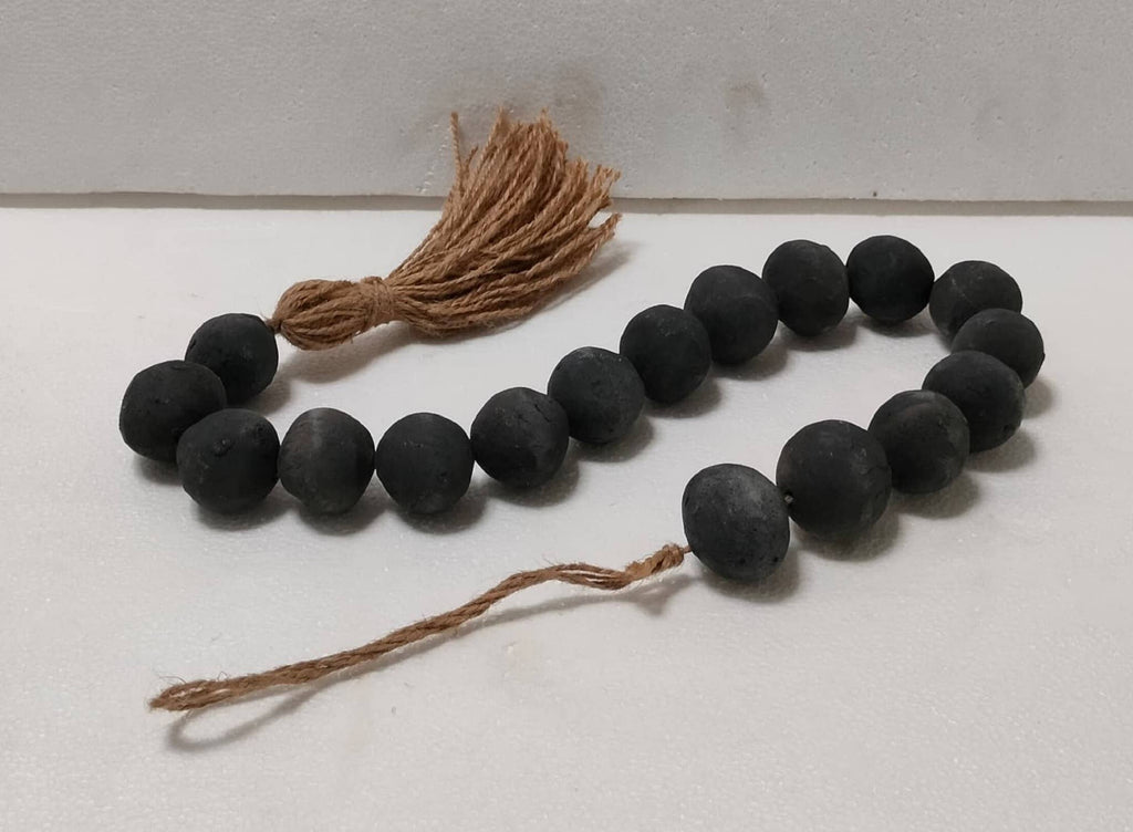 Terracotta Beads w/Tassel Natural Black Dia 1.2”