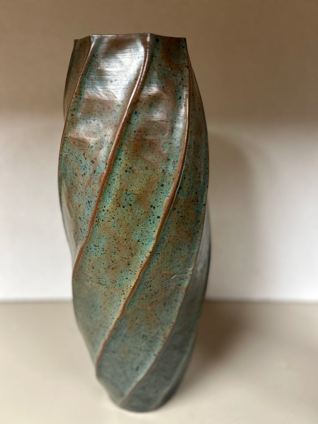Green Swirl Linear Vase