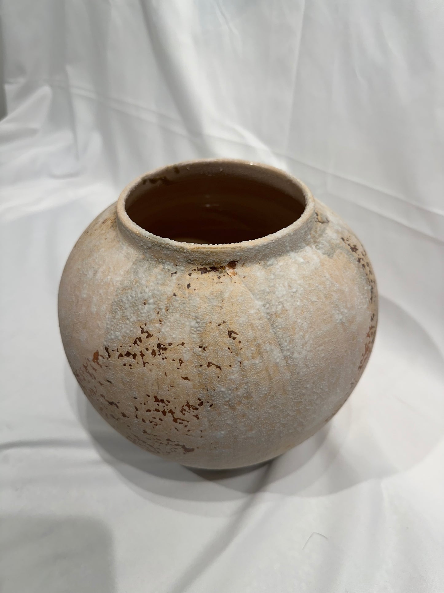 White and tan textured vase