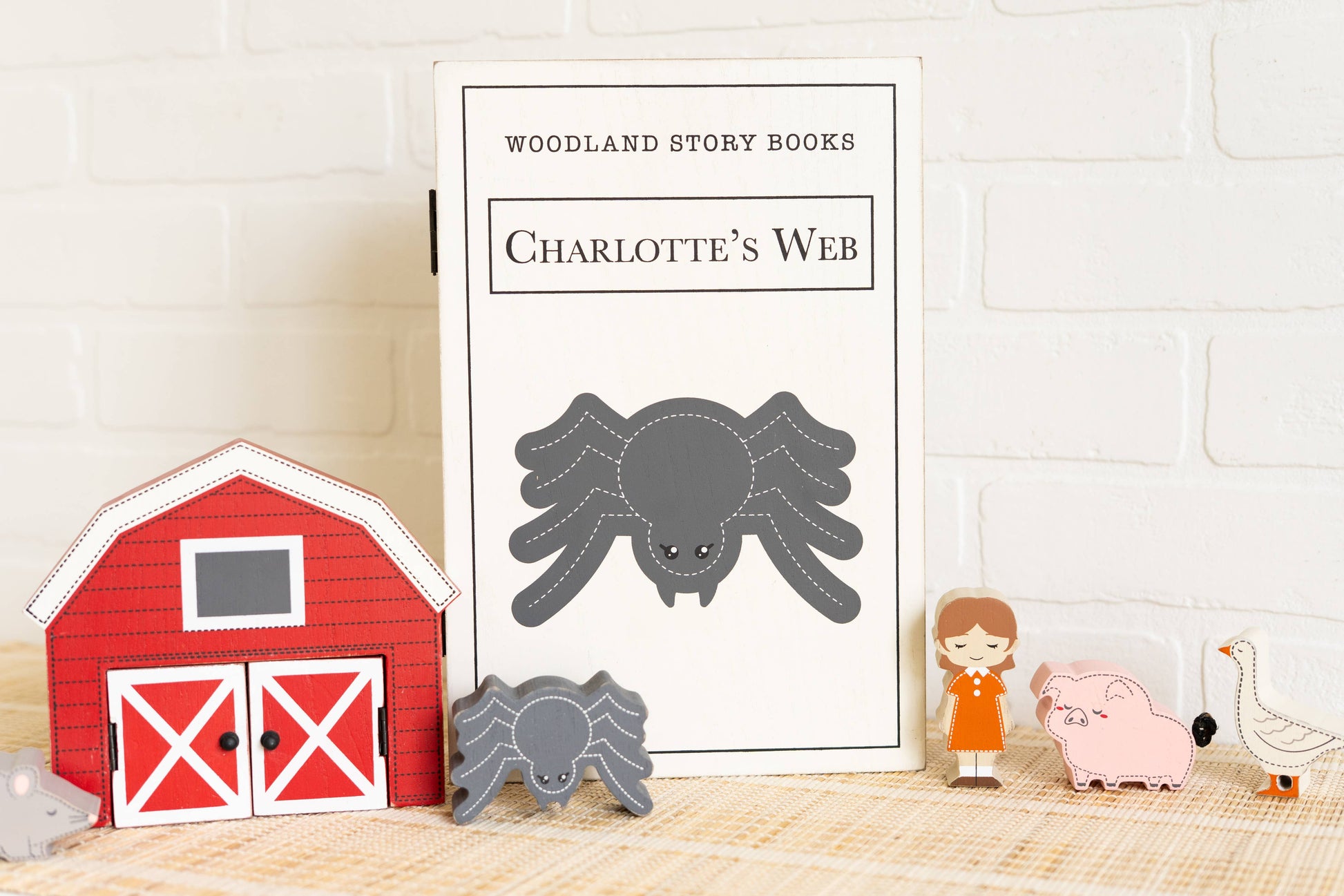 12691 - woodland storybook gift set 7 pc (CHARLOTTE WEB)