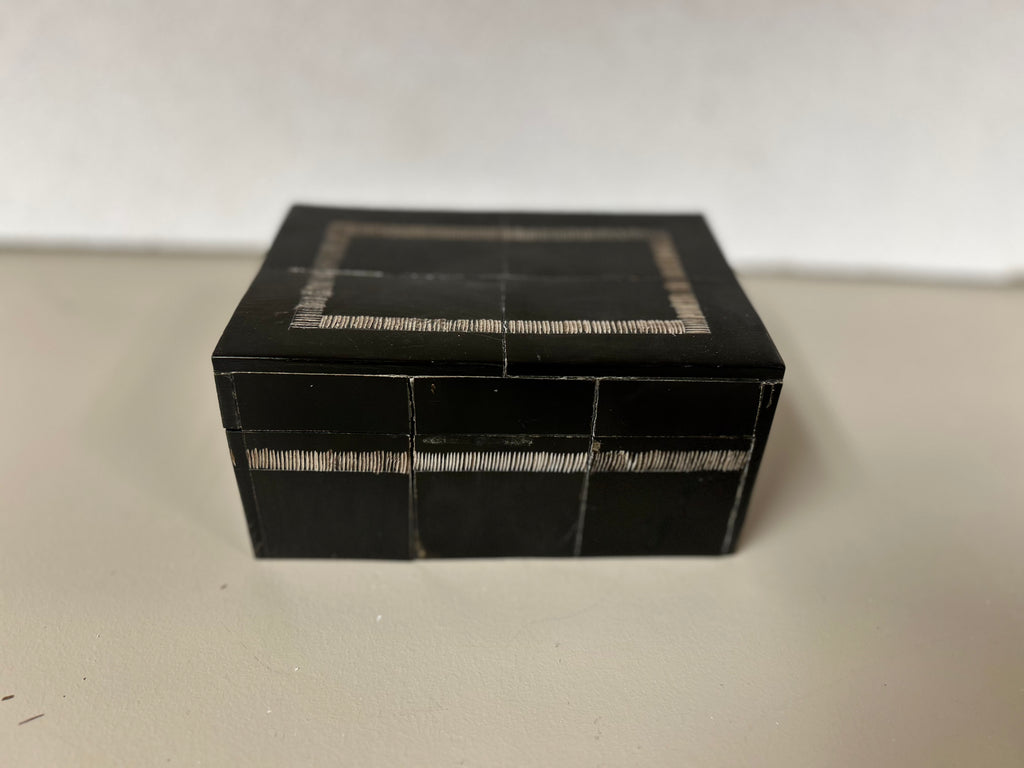 Etched Horn - Black Box with Striped Accents