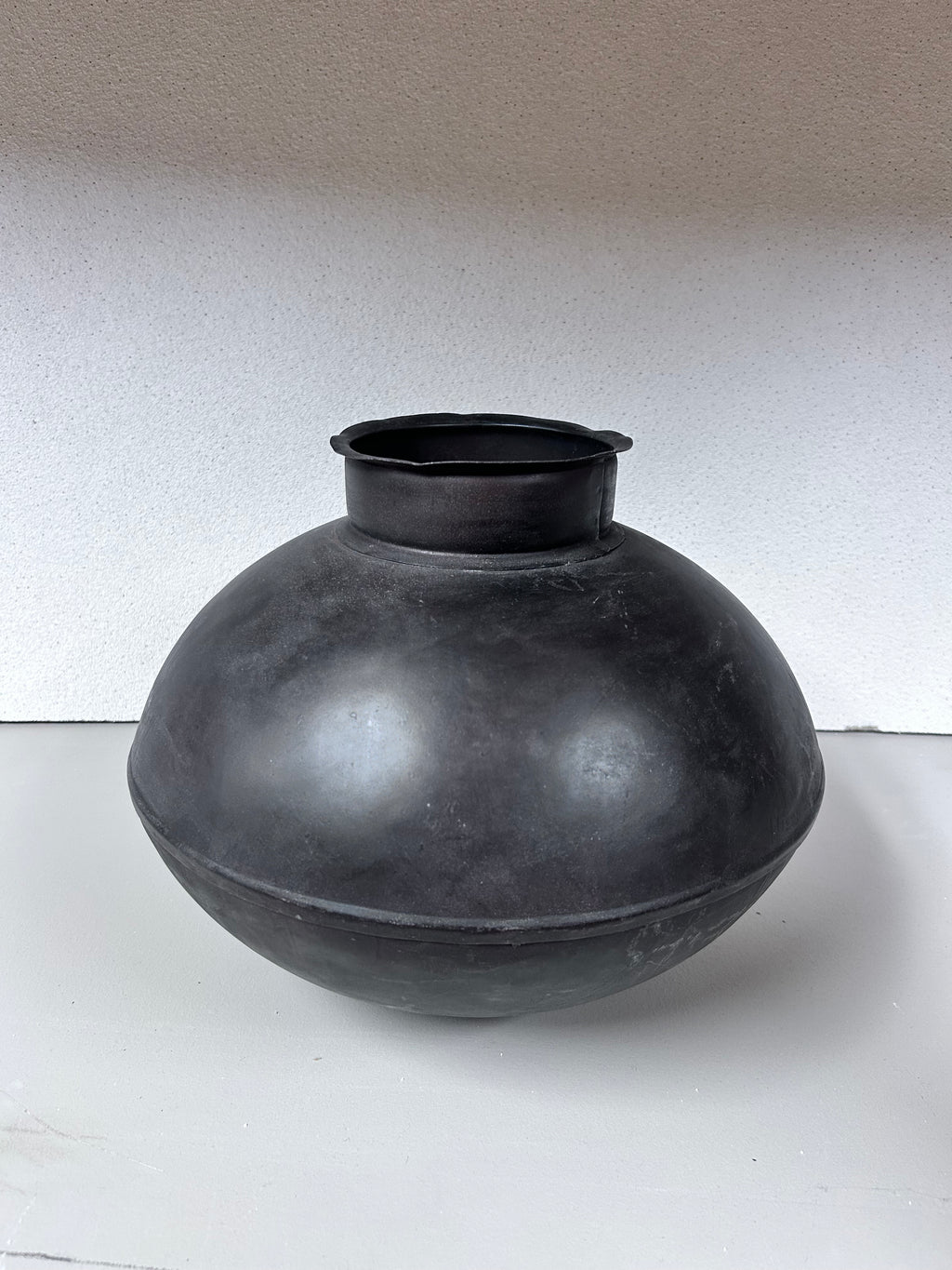 Black Round Vase
