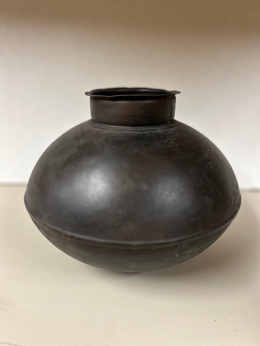 Black Round Vase