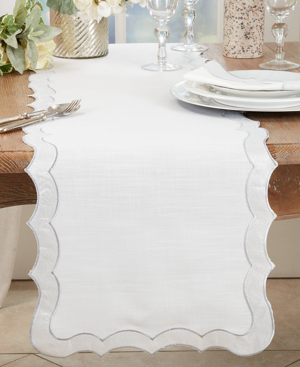 Scallop Border Runner
