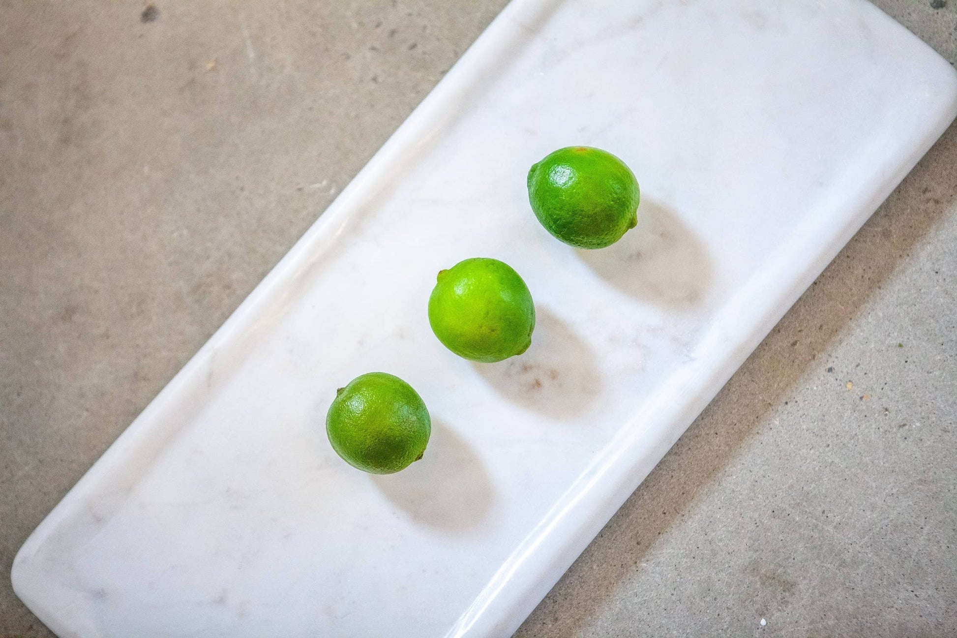 Sm. White Marble Round Edged Tray