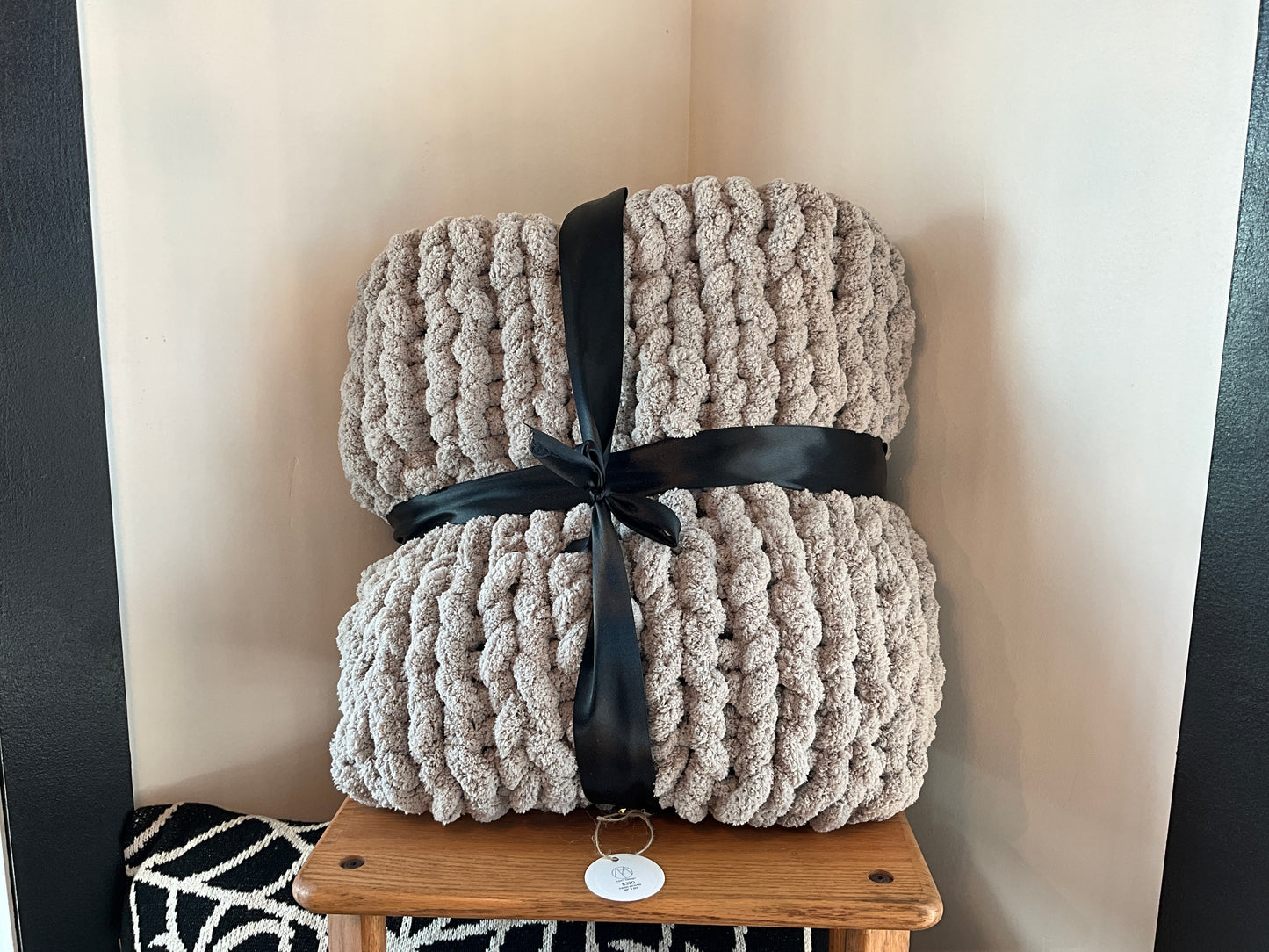 Woven blanket (beige) - BLKT